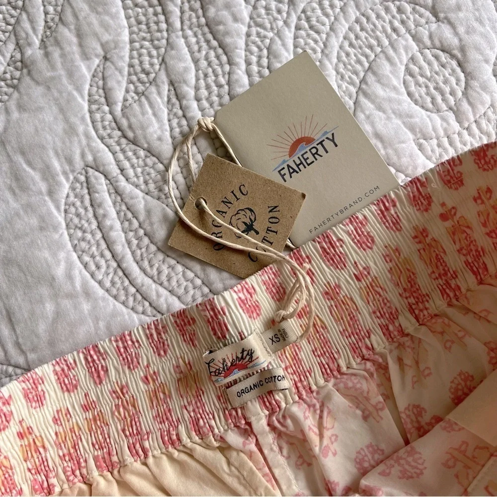 NWT - Faherty - Malibu Short in Pink Taj Floral